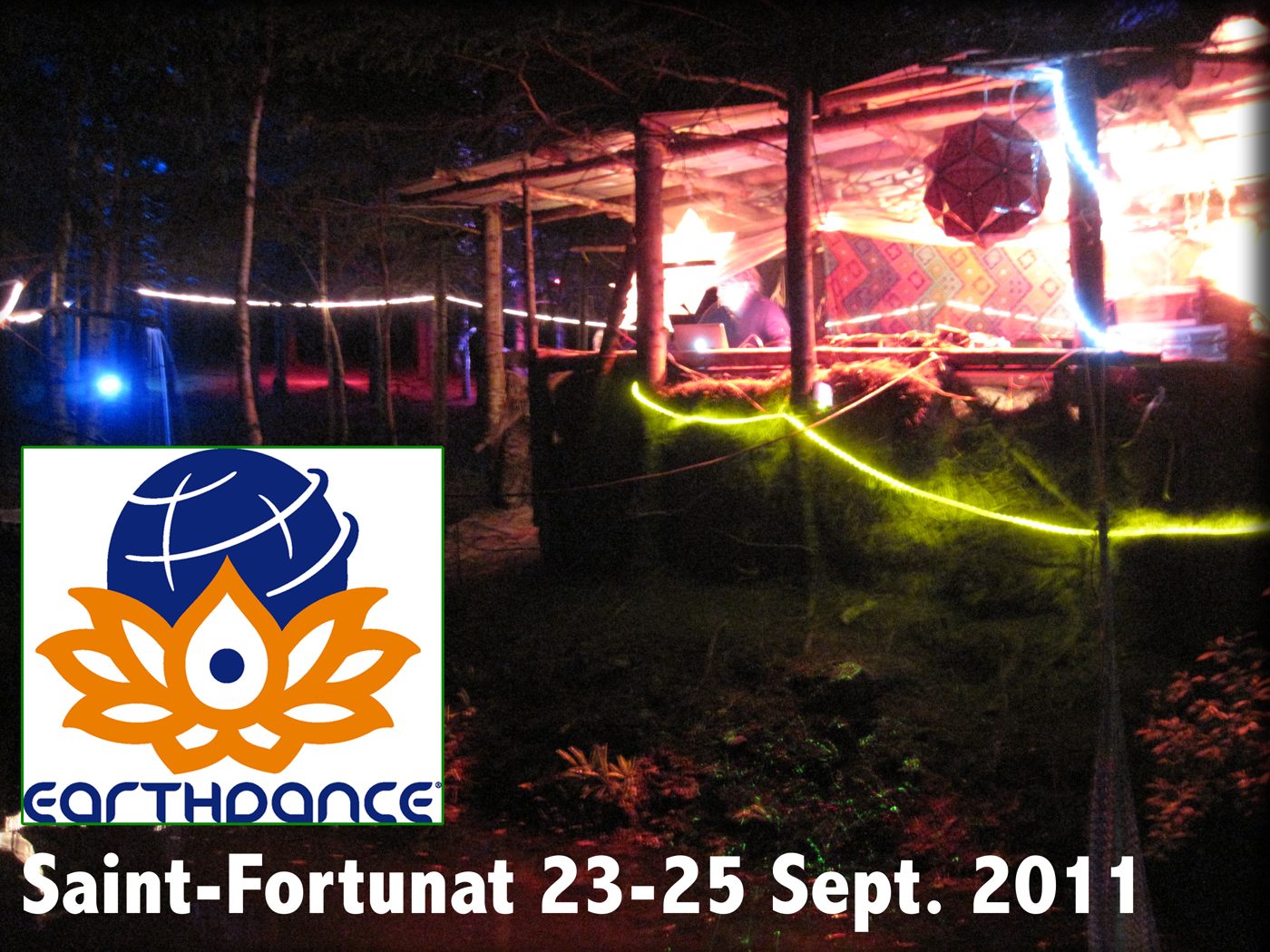 Earthdance St-Fortunat, 23-25 septembre 2011, sur le Cherry Island la nuit.