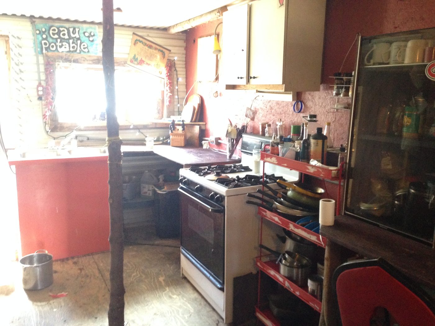 11 mai 2014 : la cuisine du bunker.